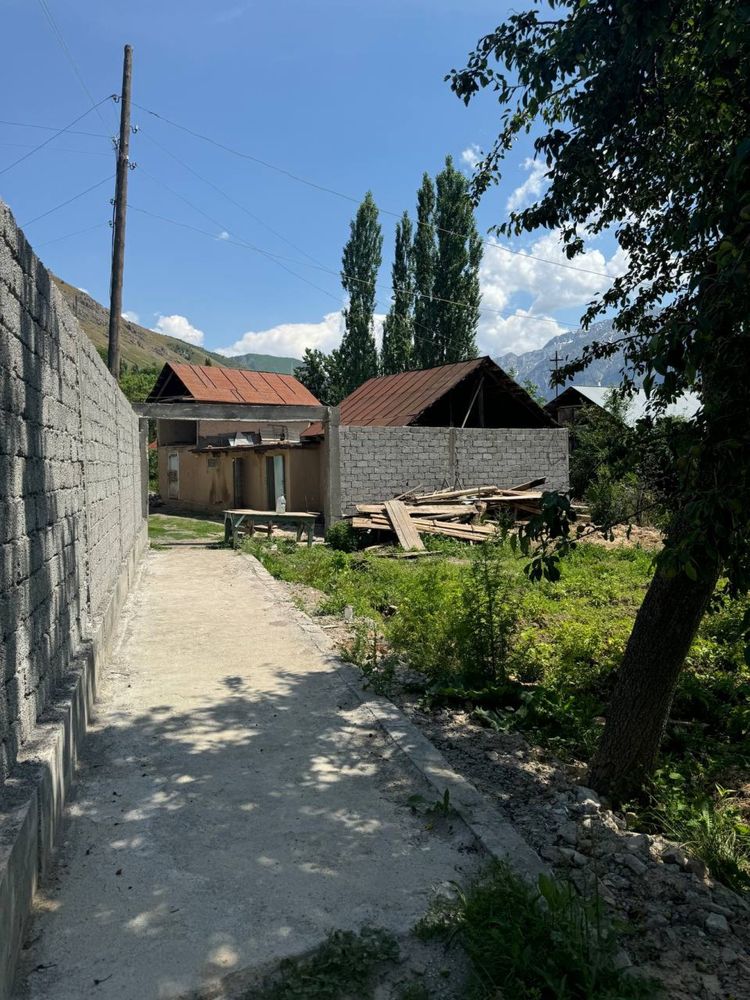 Burchmullo qishlog’ida hovli uy sotiladi