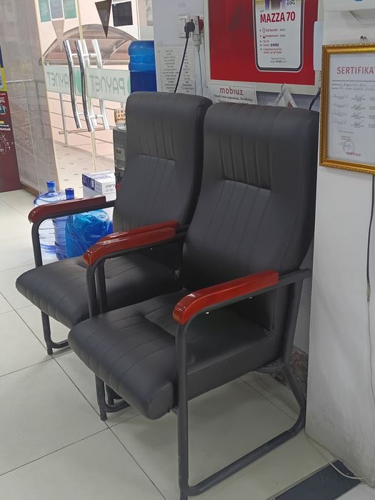 Kreslo sotiladi yangi