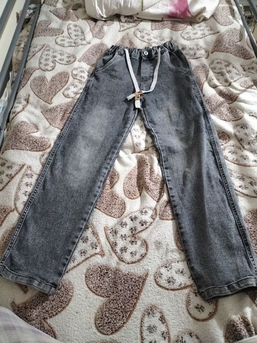 Джинсы черные для 10-12 лет