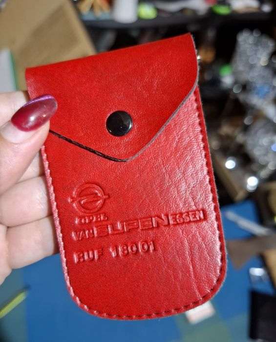 Стар кожен портфейл за ключове Опел