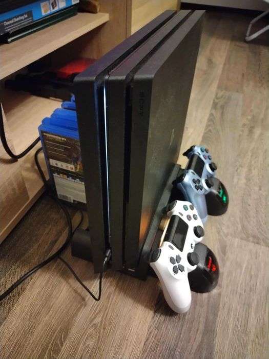 Cooler și Încărcare PS4/PS4 Pro/PS4 Slim – Dublă Încărcare Controllere