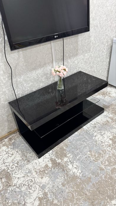 Журнальный столик продам