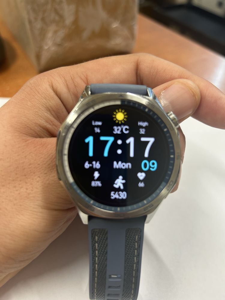 Huawei Watch GT 5-ECB 1 година оставаща гаранция