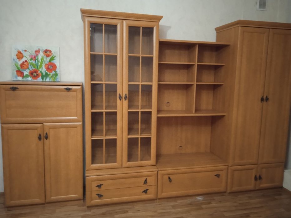 Мебель для гостинной (горка)