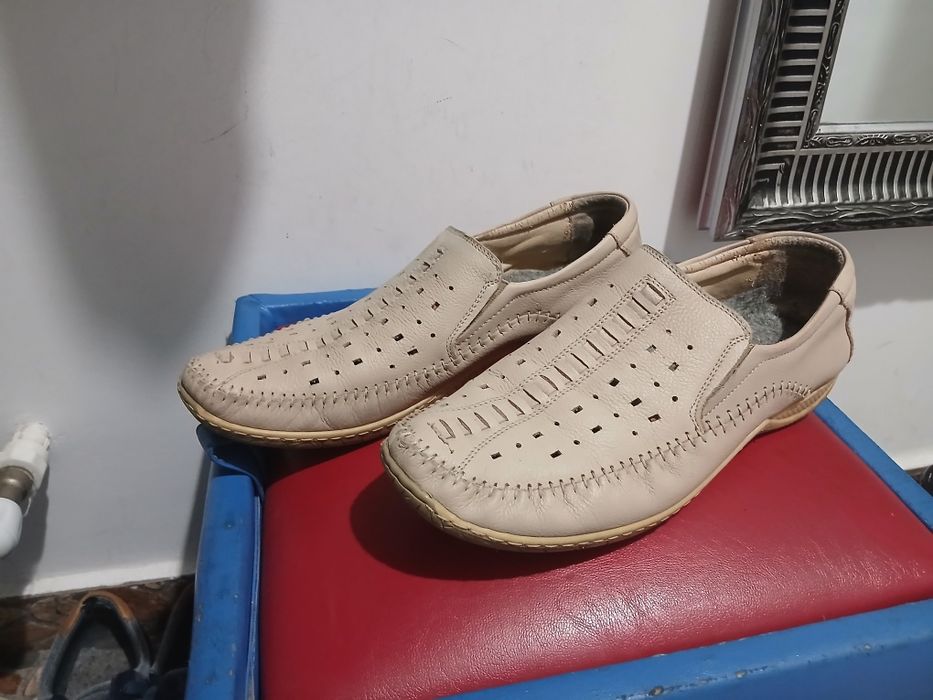 Pantofi barbati din piele naturala tip mocasini masura 43 in stare fb