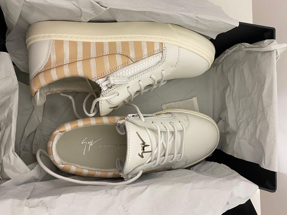 Giuseppe Zanotti femei