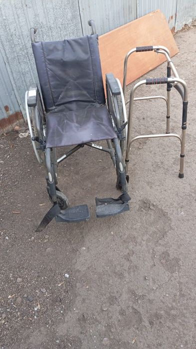 Кресло инвалидное продам недорого