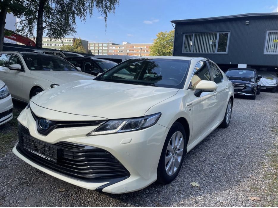 Inchiriere Toyota Camry Hibrid 800 sapt UBER/BOLT
