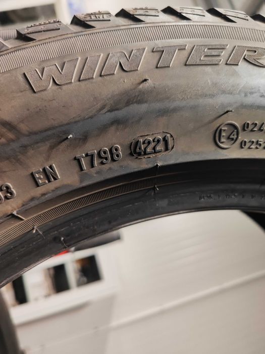 4бр. зимни гуми 225/55/17 Pirelli