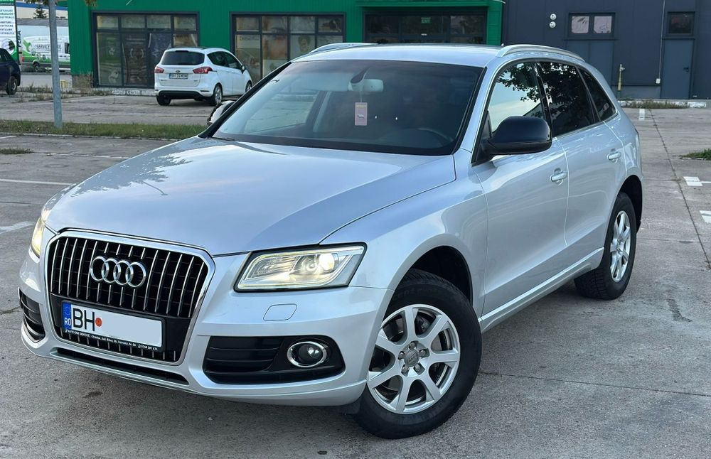 Vând Audi Q5 Facelift 2013 S-Tronic