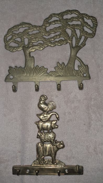 Doua cuiere ptr chei , din bronz / alama