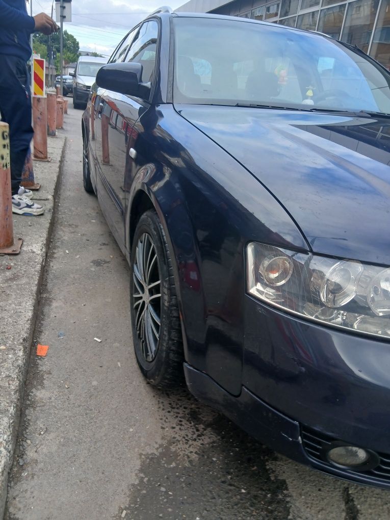 Vând aude a4  b6  din 2002