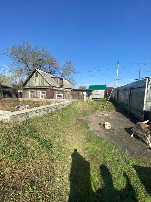 ПРОДАМ частный дом, 5 соток земли + фундамент для строительства.