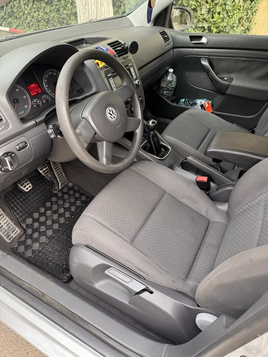De vanzare vw holf 5