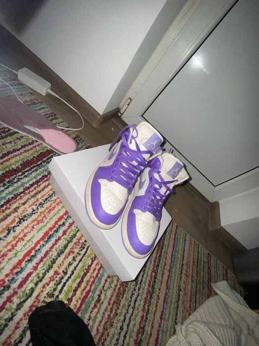 Adidasi Air Jordan 1 Mid