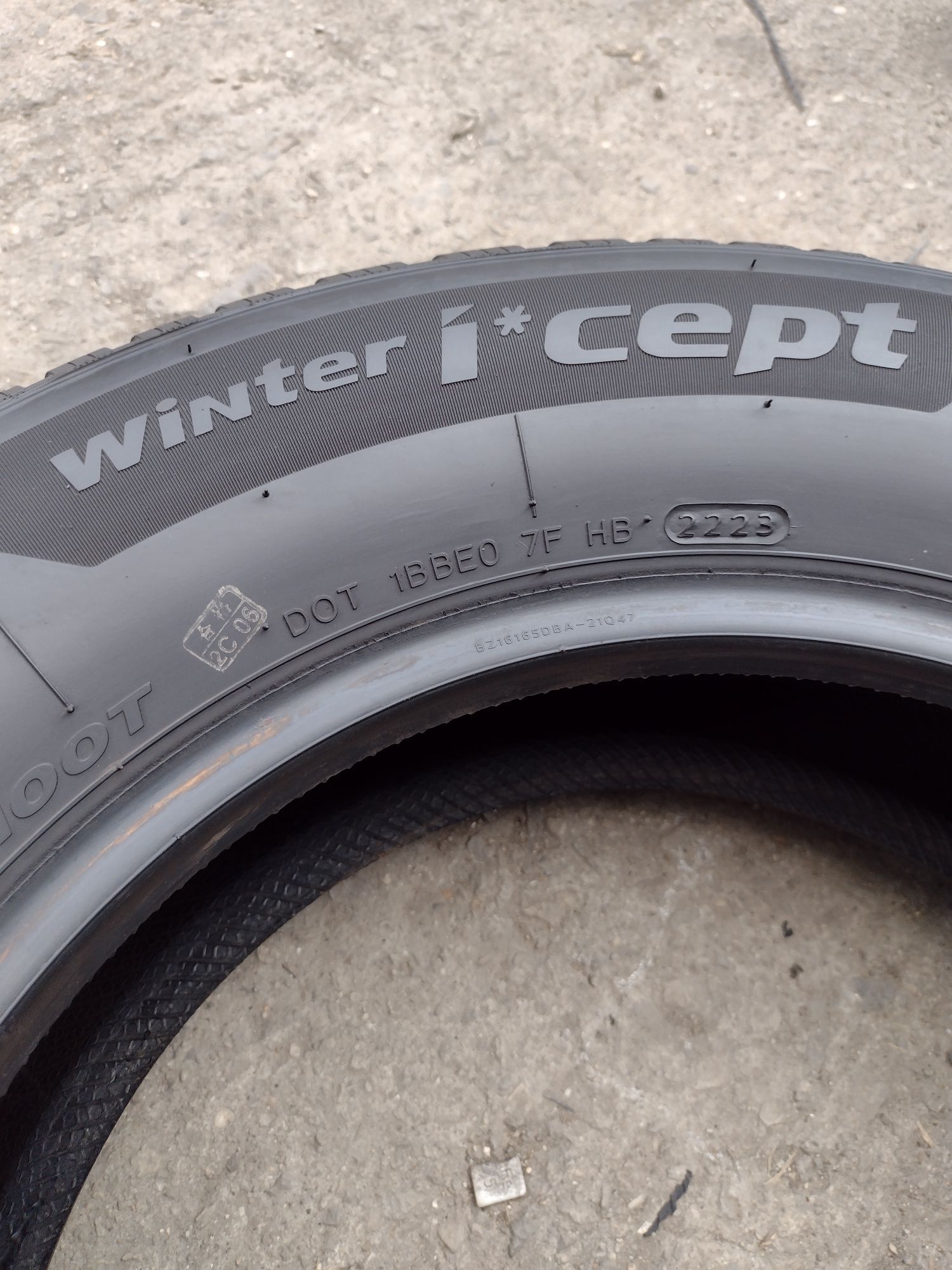 Почти нови 4бр.215/70/16 Hankook RS3 dot2223