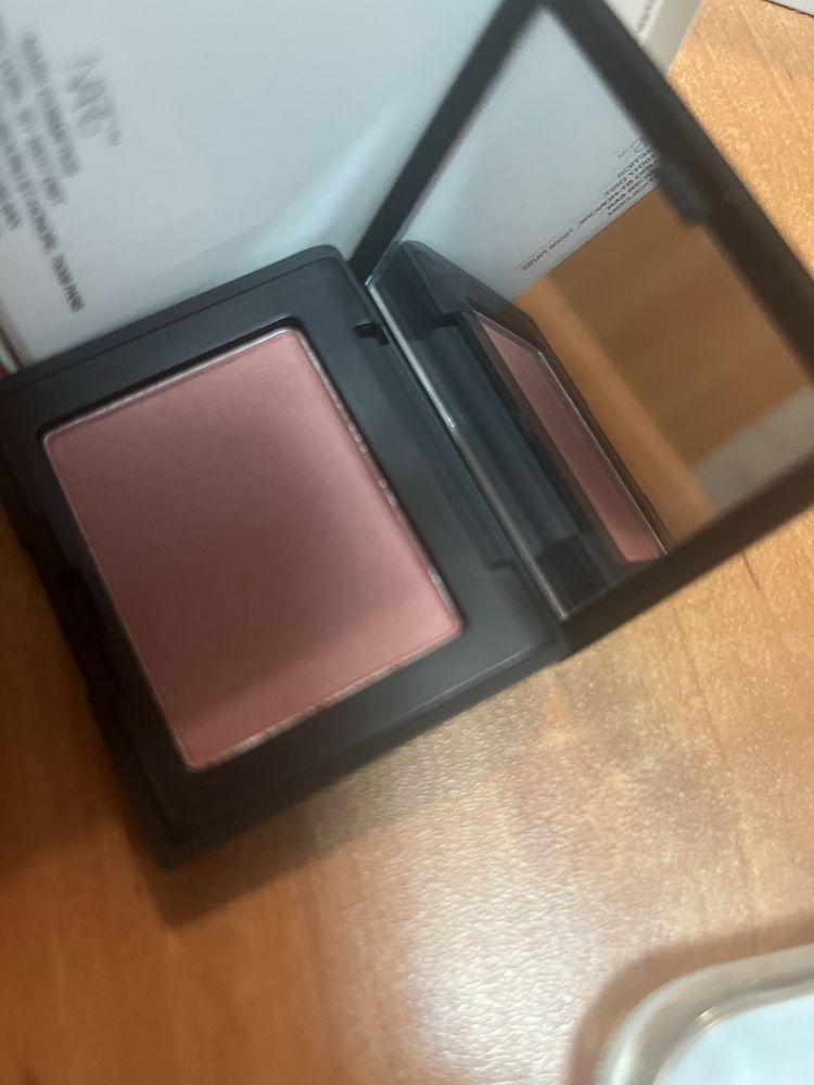 Продам румяна NARS