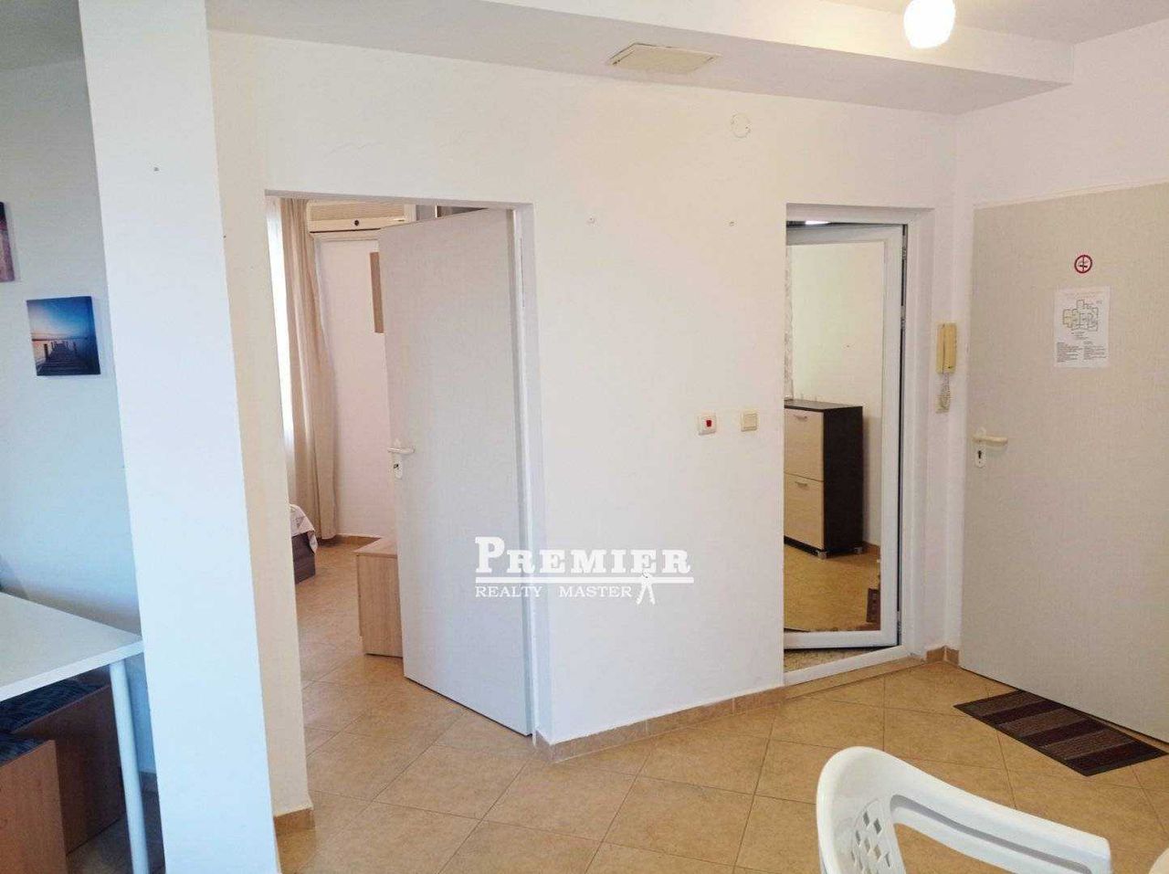 Продава се Двустаен апартамент в с. Равда, Област Бургас - 59 кв.м за 975 €/кв.м - Снимка #3