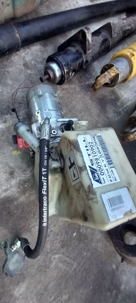 pompa basculare Rexroth 2 kw 24 v
