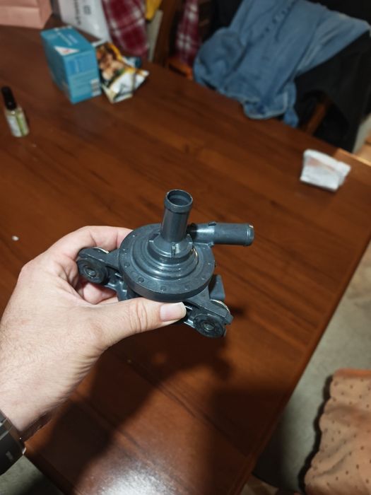 Водна помпа инвертор Тойота хибрид