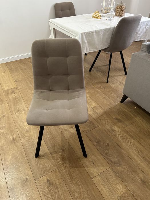 Продам мягкие стулья, в идеальном состоянии, ояень красивые, удобные.