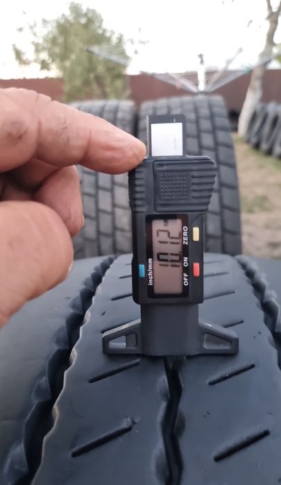 2 (4/6) Anvelope Continental 245/70 R17.5 M/S impecabile.