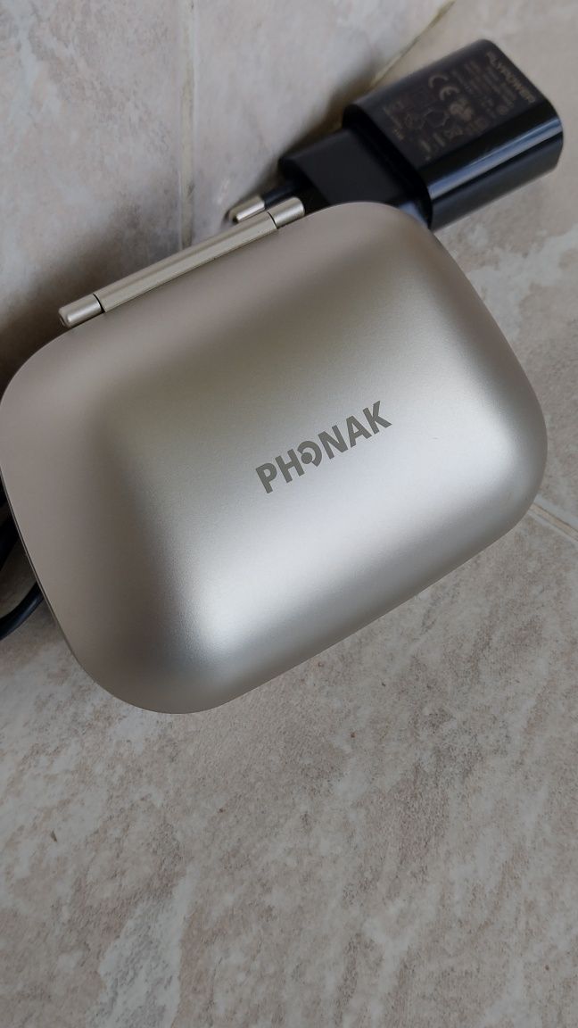 Phonak Charger Case Combi- зарядно за слухови апарати Фонак