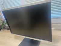 Отличен монитор HP Compaq LA2405wg