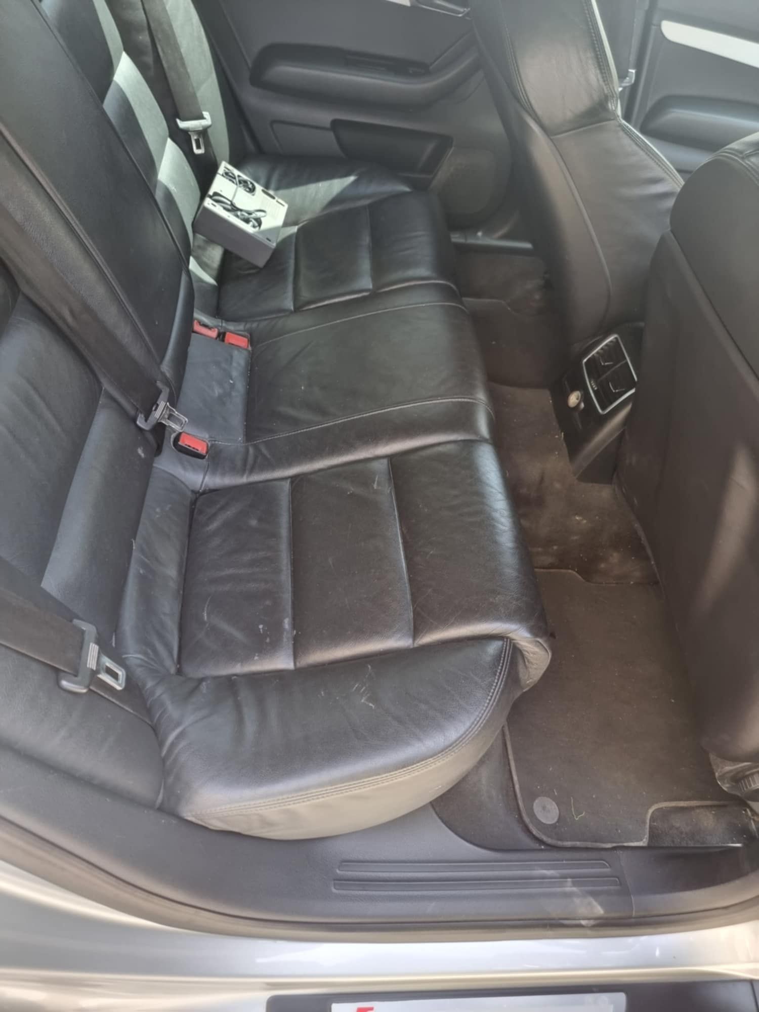 Audi A6,mot 2.o diesel,s line,an 2008,inmat in Rom,volan dreapta,cutia
