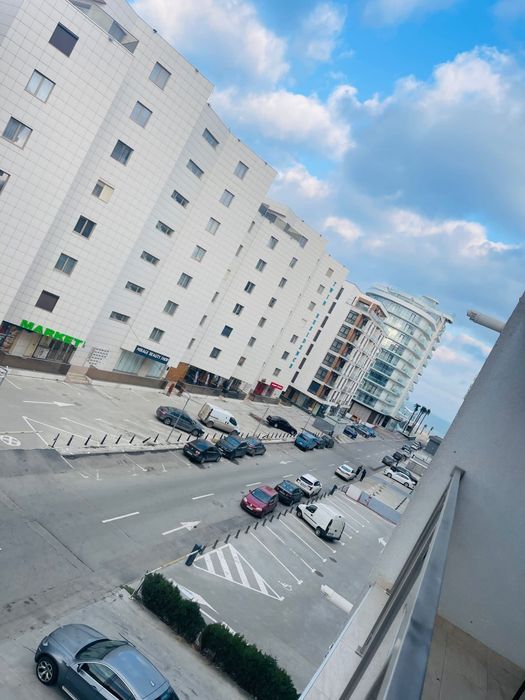 De vanzare apartament 2 camere strada lotus langa cluburi