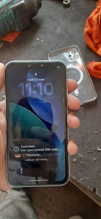 Iphone 11 128 gb xolati ekrani qisilgan