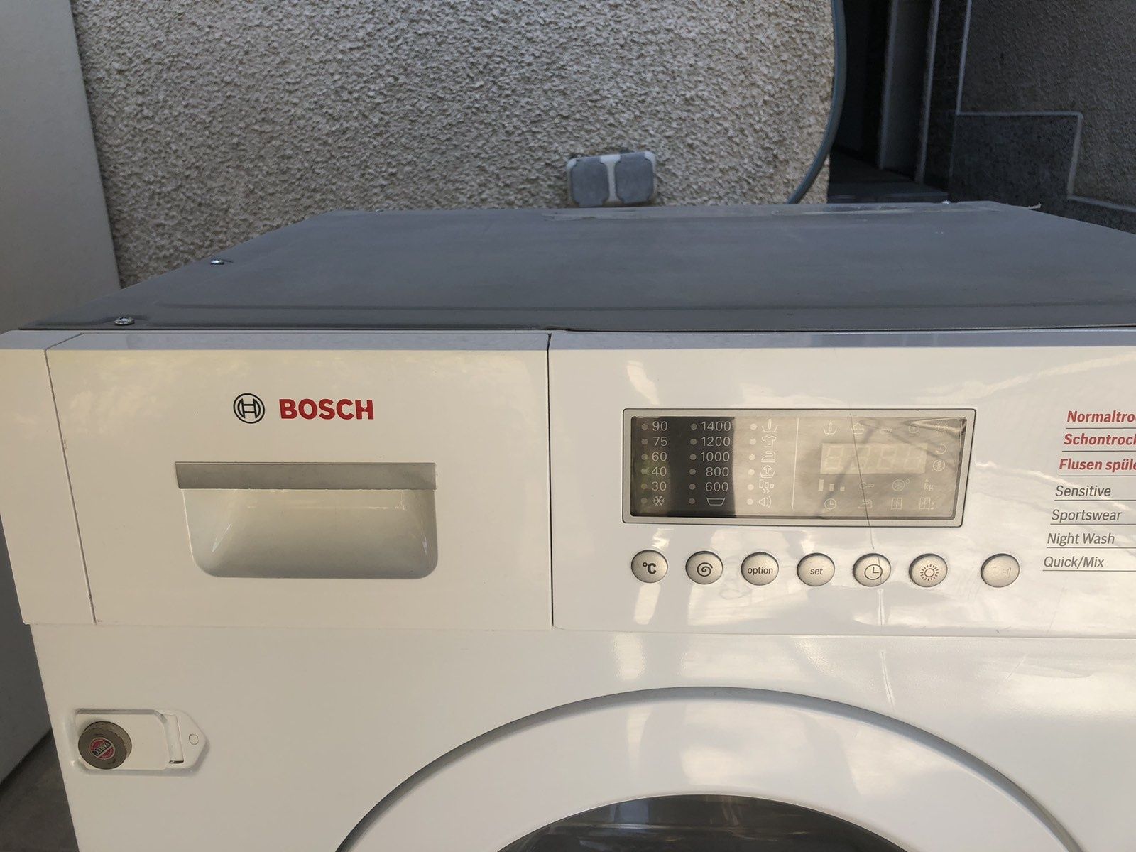 Пералня със сушилня Bosch 7/ 4 кг.за вграждане