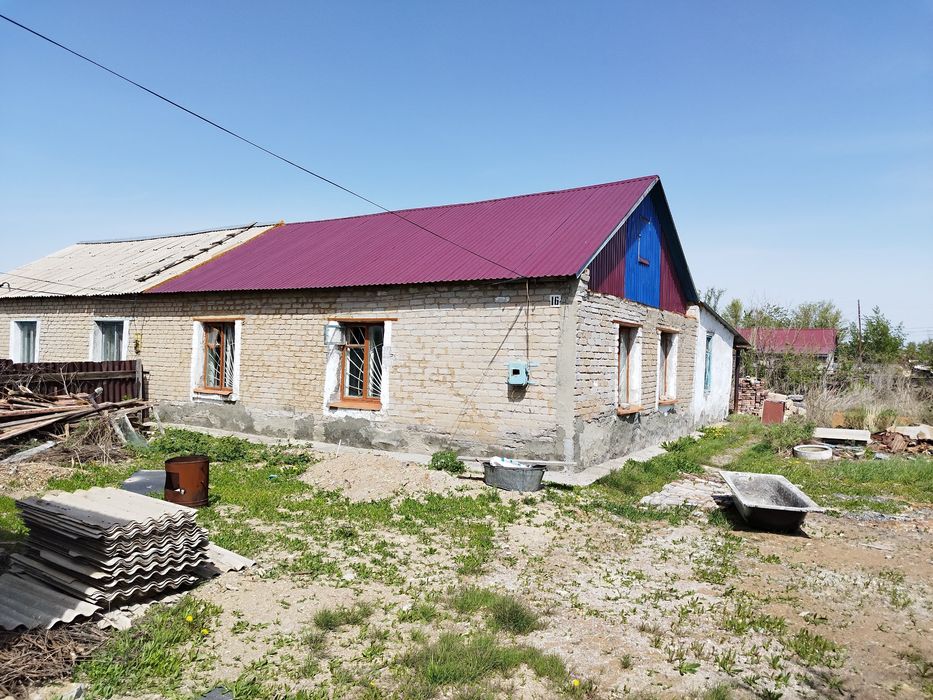 продам дом и вагон + гараж