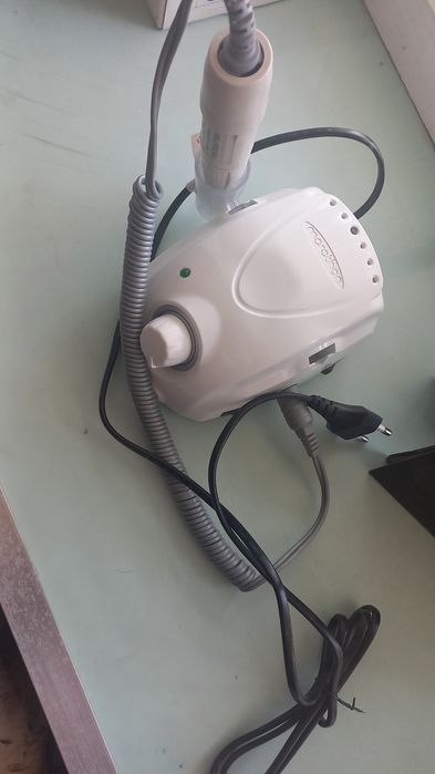 Продам набор для мастера маникюра (аппарат, лампа, пылесос)