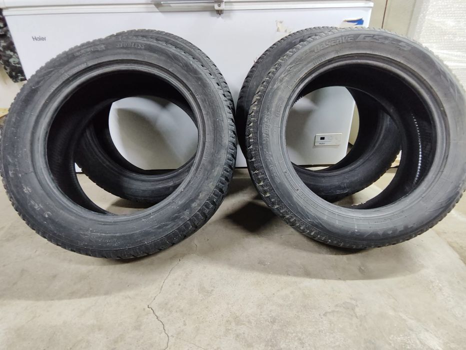 Продам б у зимние шины 235/55/18 100Q липучка 1518, TOYO 4 шт