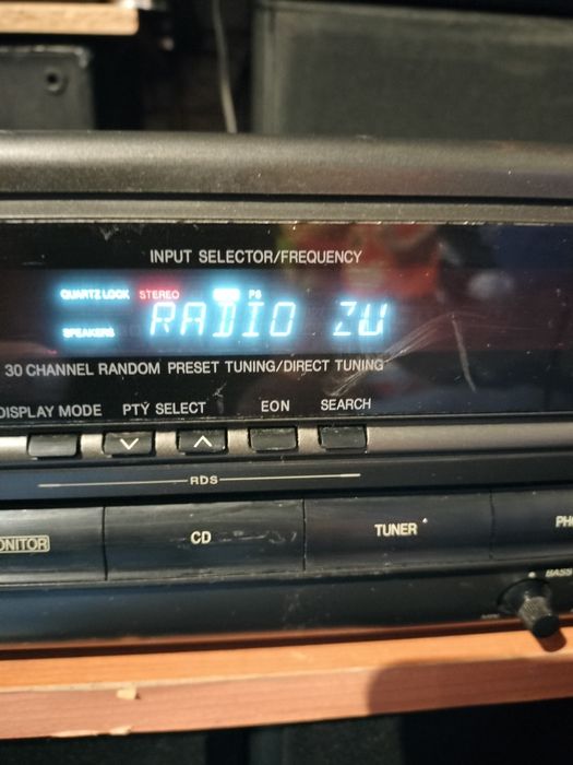 Boxe / amplificatoare / sisteme audio de Luxe.