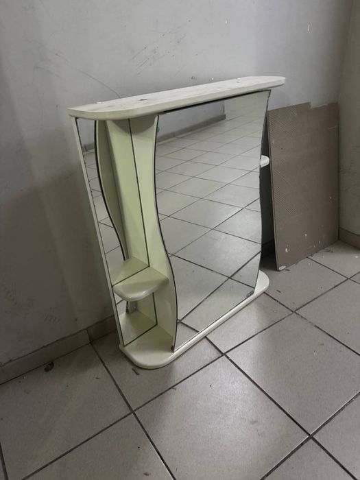 Шкаф для ванны и раковина