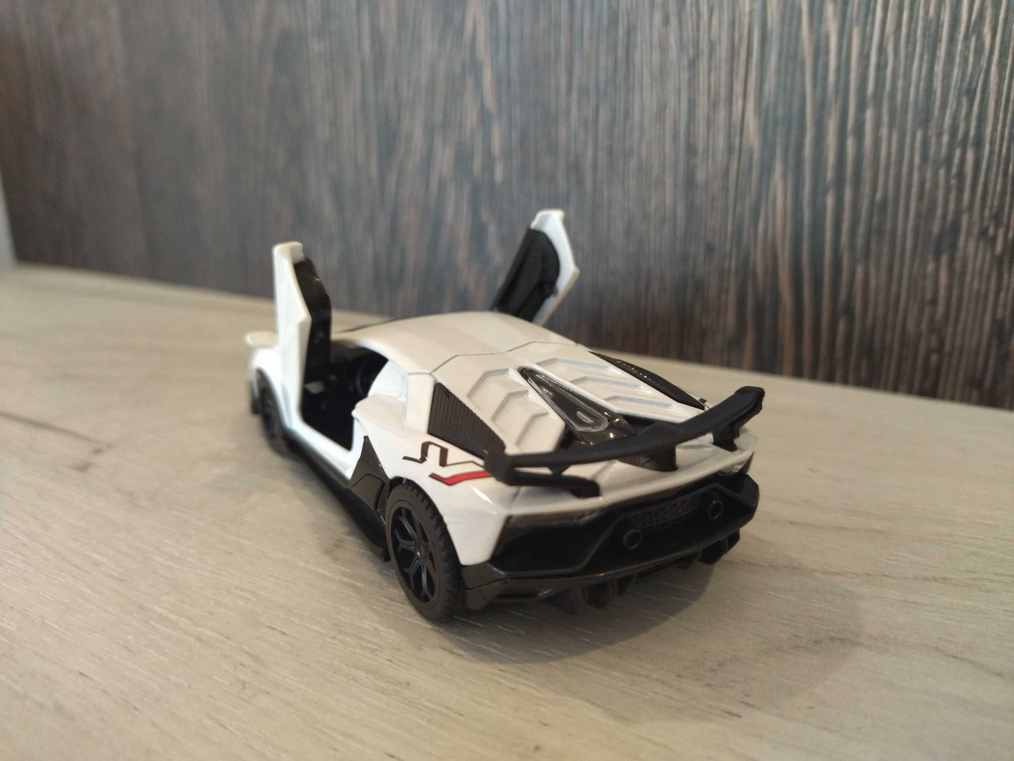 Метална количка Lamborghini Aventador SVJ !!!