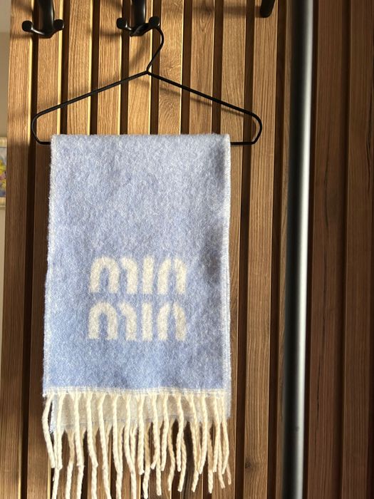 Зимен шал Miu Miu