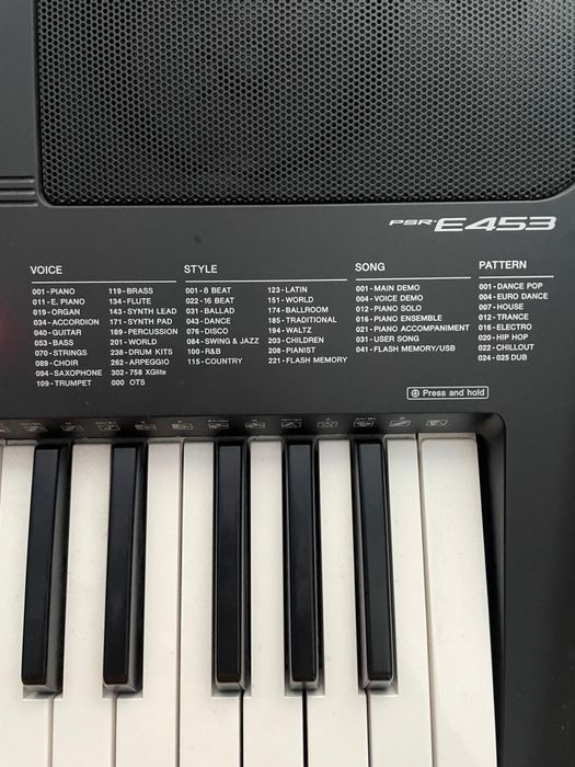 Orga Yamaha Psr E453