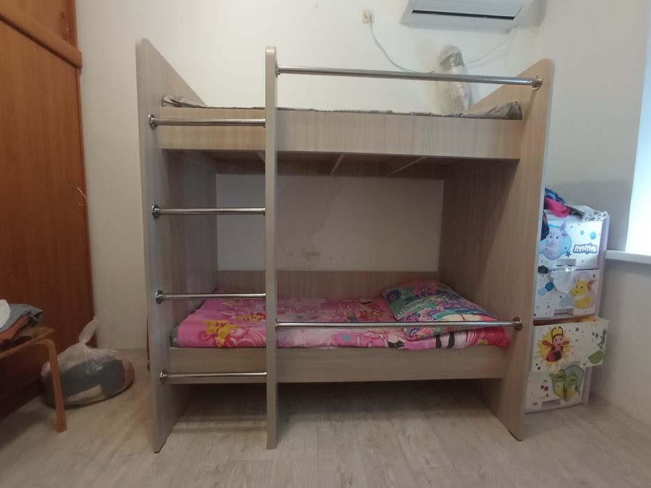 Двухъярусная кровать