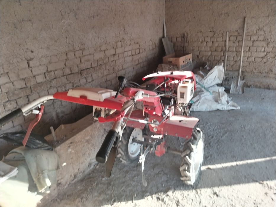 Мотоблок сотилади