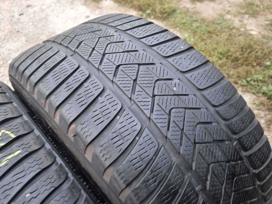 SET 4 Anvelope Iarna 245/40 R19 + 275/35 R19 PIRELLI Runflat