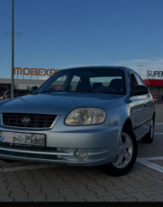 Dezmembrez  hyundai accent 2005