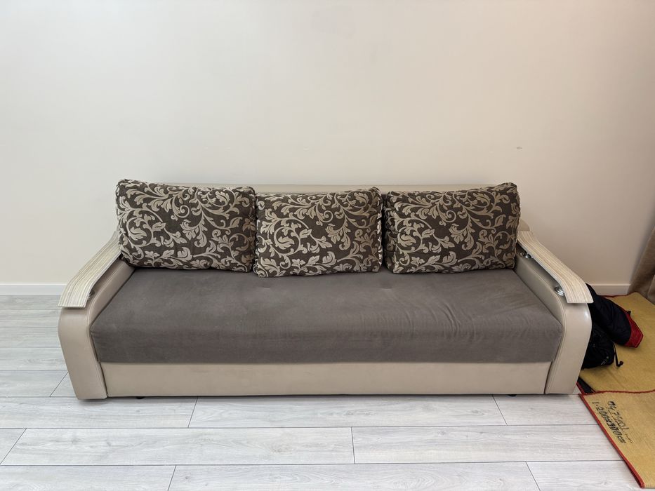 Продам диван тахта