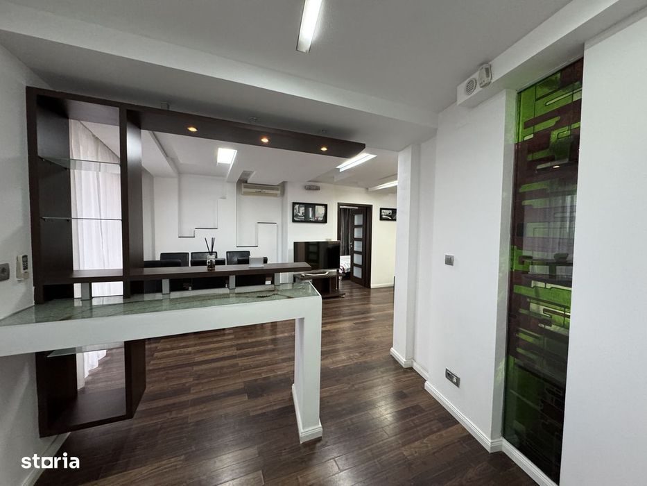 Super apartament in blocul turn de la OMV