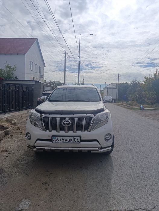 Продается Toyota Land Cruiser Prado 150, 2017 год, 4.0 бензин