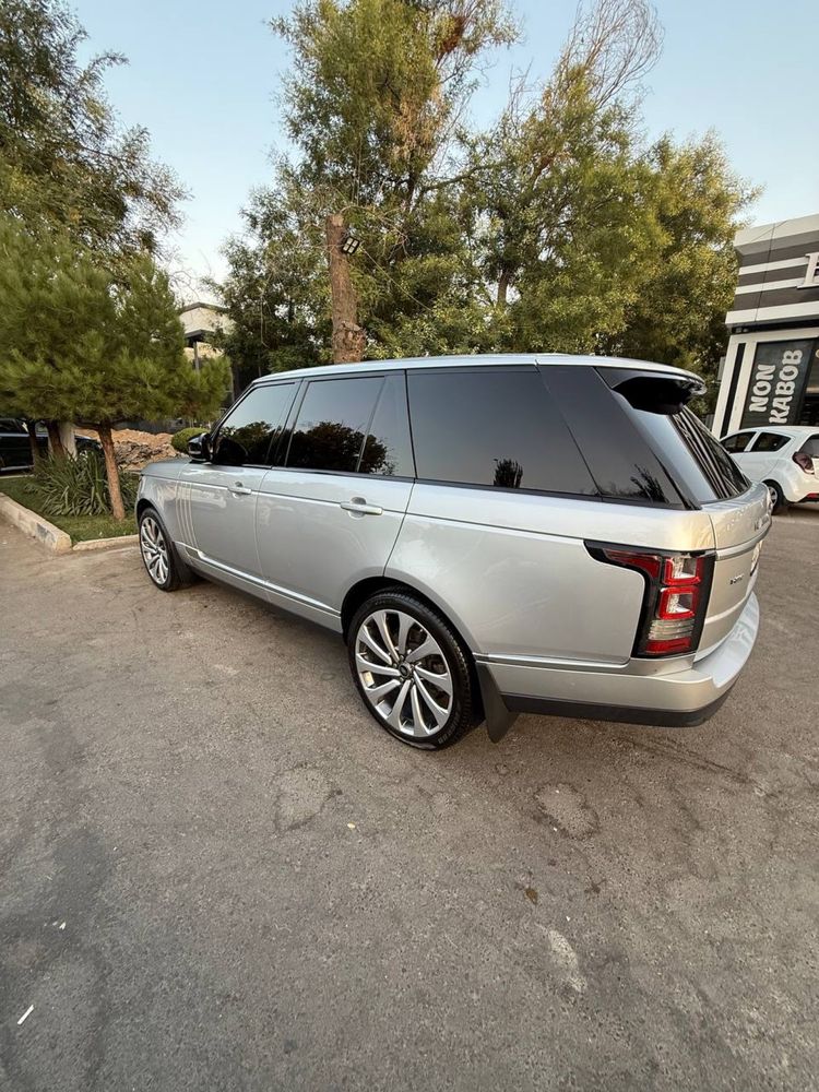 Срочно продаётся Range Rover Vogue 3.0L