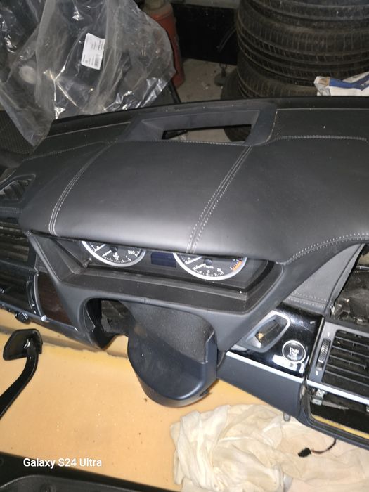 Кожено напа шито табло за bmw e70 e71 х5 х6
