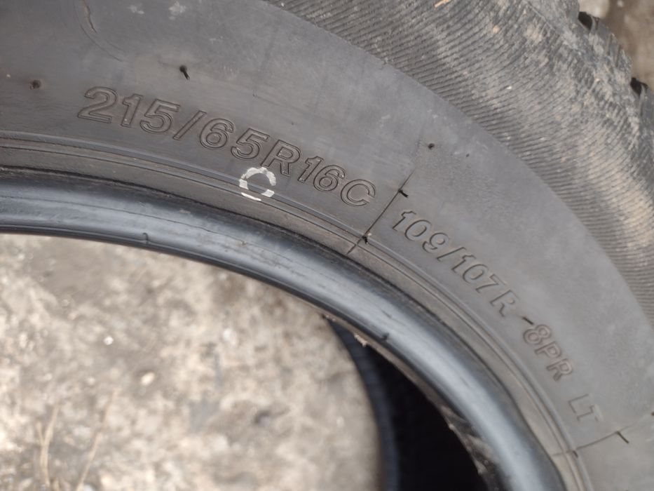 Перфектни 2бр.215/65/16С Ласа дот4715